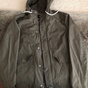 👑 Men’s rain jacket, w/ inside pockets. Like new